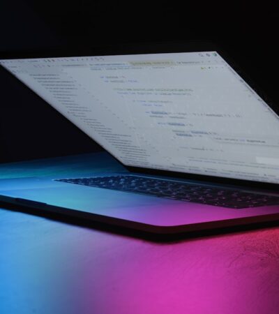 Claude vs ChatGPT vs Gemini: Which AI Assistant Is Best for Business in 2026? - Claude vs ChatGPT vs Gemini