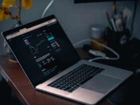 HubSpot vs Zoho for Gulf SMEs: A Real Comparison - HubSpot vs Zoho Gulf SMEs
